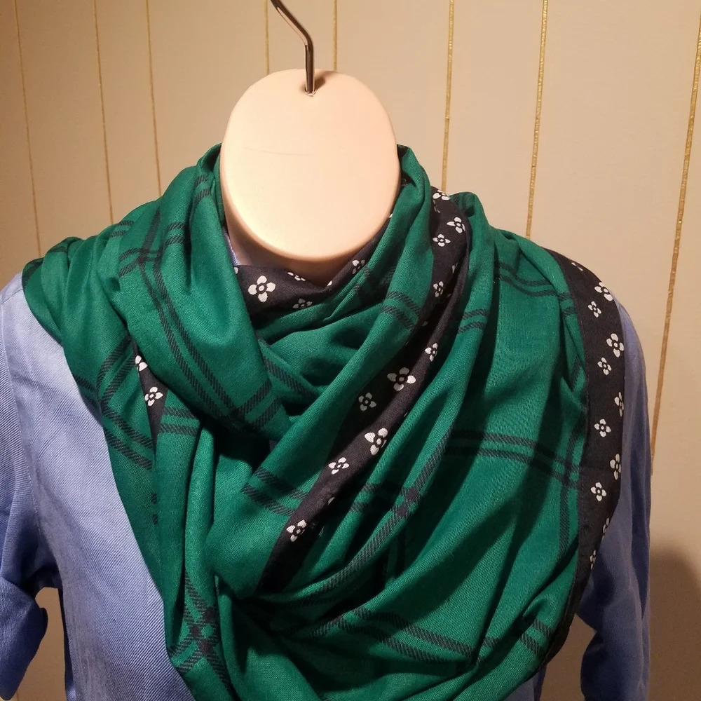 NWT Abercrombie and Fitch loop scarf - Picture 1 of 5